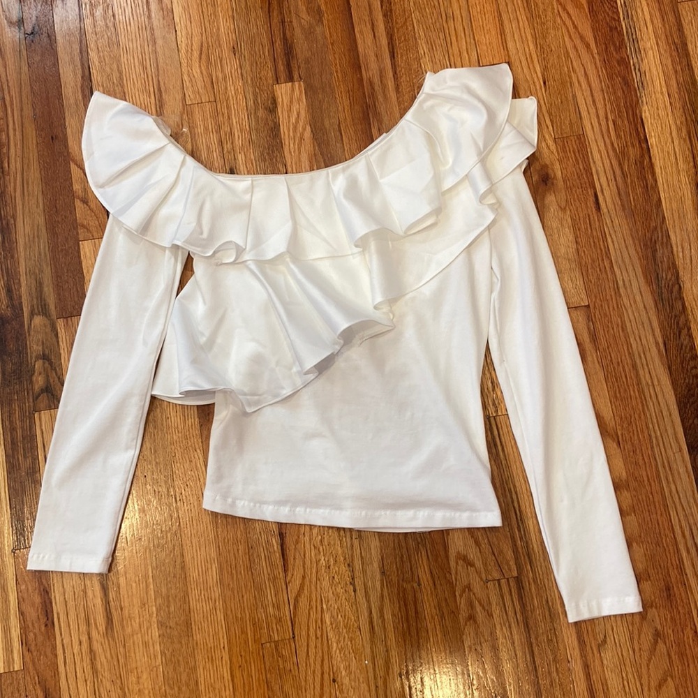 DO+BE White ruffle shirt